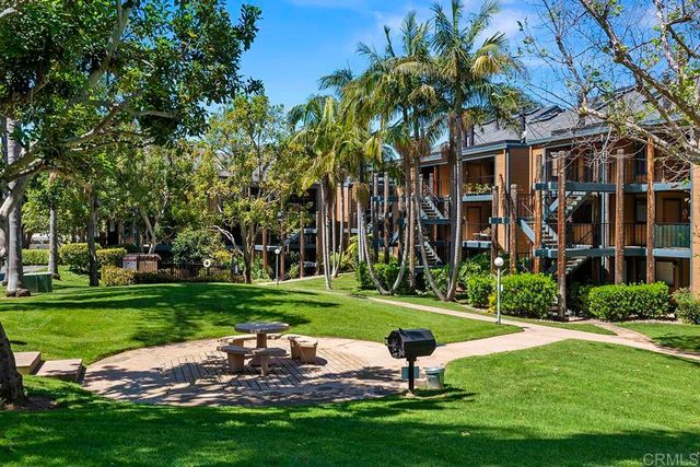 4009 Layang Layang Circle J, Carlsbad, CA 92008