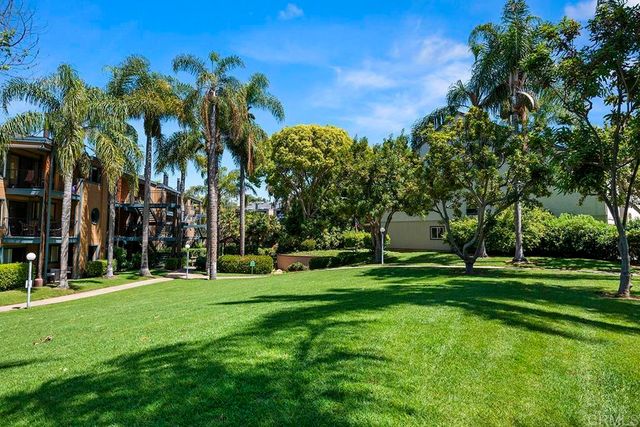 4009 Layang Layang Circle J, Carlsbad, CA 92008