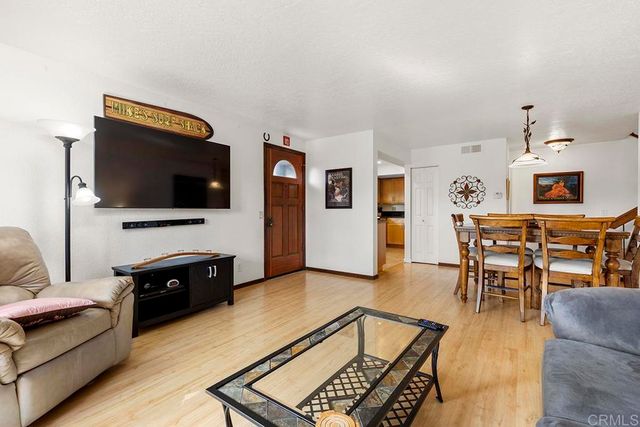 4009 Layang Layang Circle J, Carlsbad, CA 92008