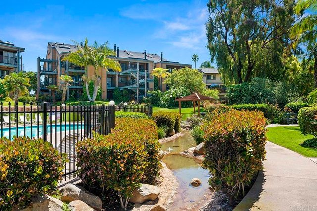 4009 Layang Layang Circle J, Carlsbad, CA 92008