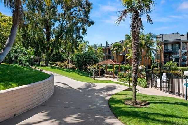 4009 Layang Layang Circle J, Carlsbad, CA 92008