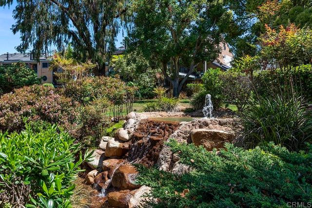 4009 Layang Layang Circle J, Carlsbad, CA 92008