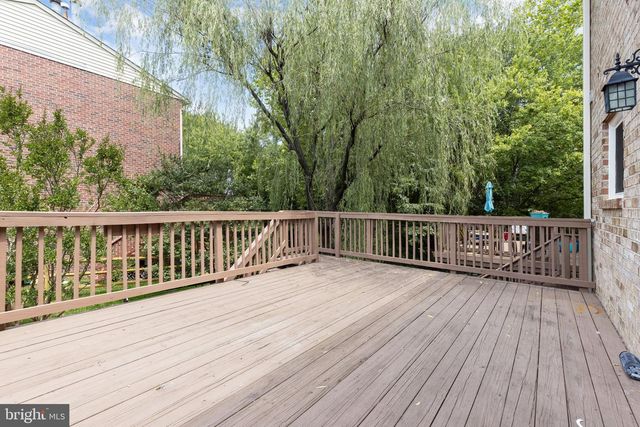 16 BEAVER POND CIR, Baltimore, MD 21234