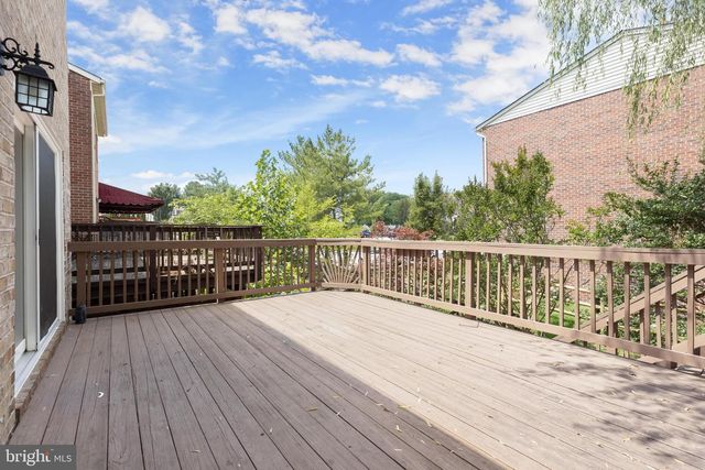 16 BEAVER POND CIR, Baltimore, MD 21234