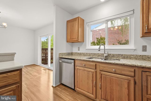 16 BEAVER POND CIR, Baltimore, MD 21234