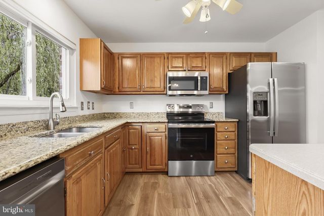16 BEAVER POND CIR, Baltimore, MD 21234