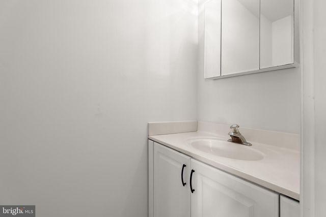 16 BEAVER POND CIR, Baltimore, MD 21234