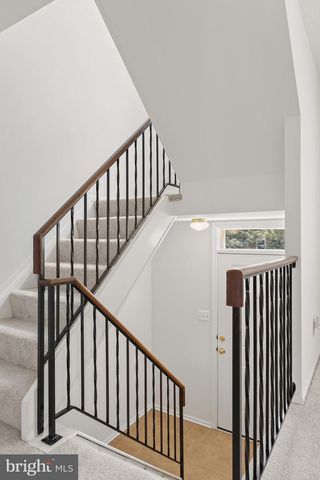 16 BEAVER POND CIR, Baltimore, MD 21234