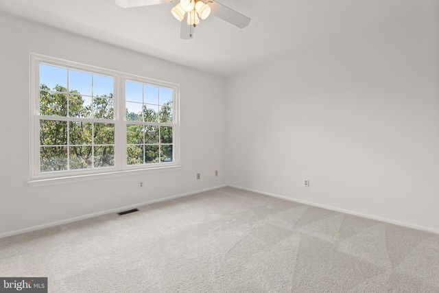 16 BEAVER POND CIR, Baltimore, MD 21234
