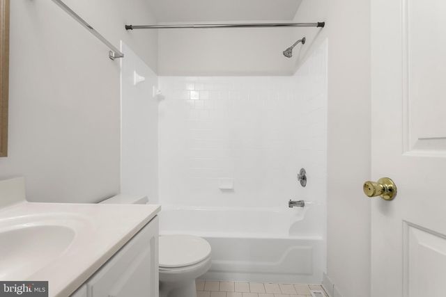 16 BEAVER POND CIR, Baltimore, MD 21234