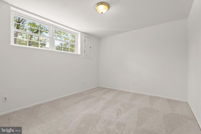 16 BEAVER POND CIR, Baltimore, MD 21234