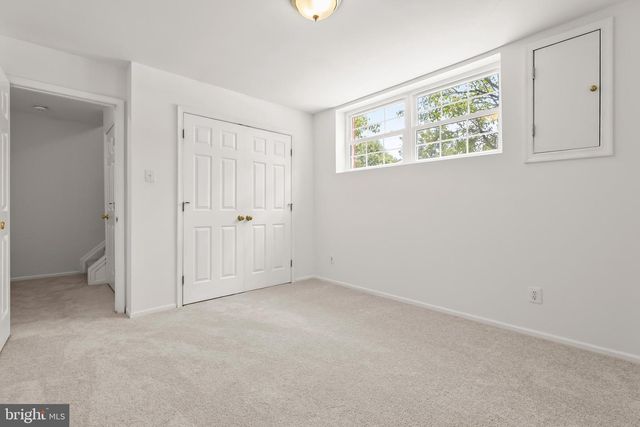 16 BEAVER POND CIR, Baltimore, MD 21234