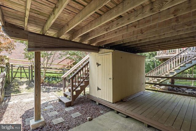 16 BEAVER POND CIR, Baltimore, MD 21234