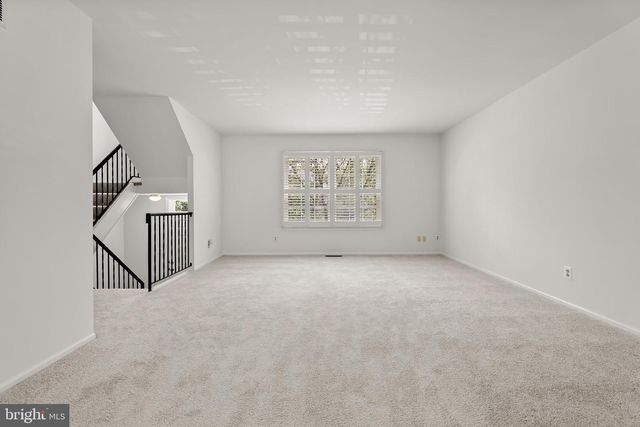16 BEAVER POND CIR, Baltimore, MD 21234