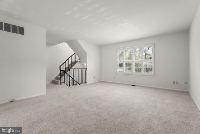 16 BEAVER POND CIR, Baltimore, MD 21234