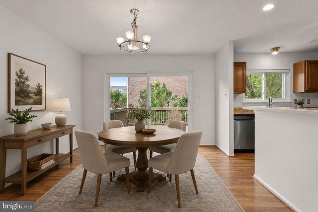 16 BEAVER POND CIR, Baltimore, MD 21234