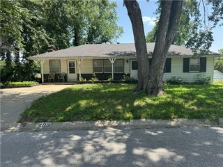 483 NE Meadowbrook Road, Kansas City, MO 64119