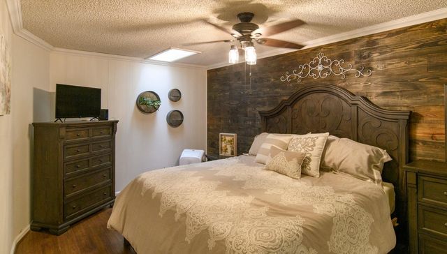 1912 Bluebonnet LN, Kingsland, TX 78639