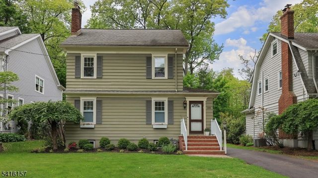 288 Seneca Pl, Westfield Town, NJ 07090