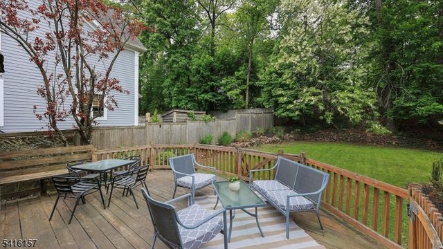 288 Seneca Pl, Westfield Town, NJ 07090