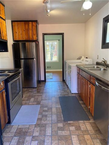 1975 Clearwater SE Drive, Marietta, GA 30067