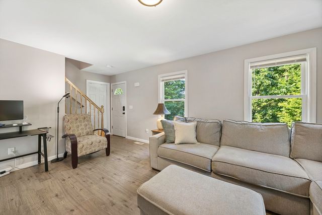 1 Lakeshore Dr, Monson, MA 01057