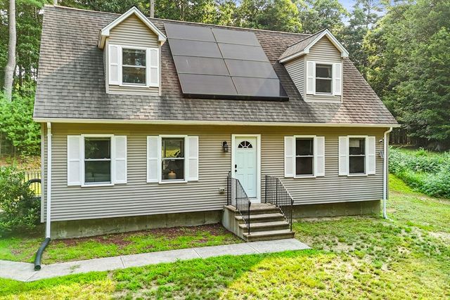 1 Lakeshore Dr, Monson, MA 01057