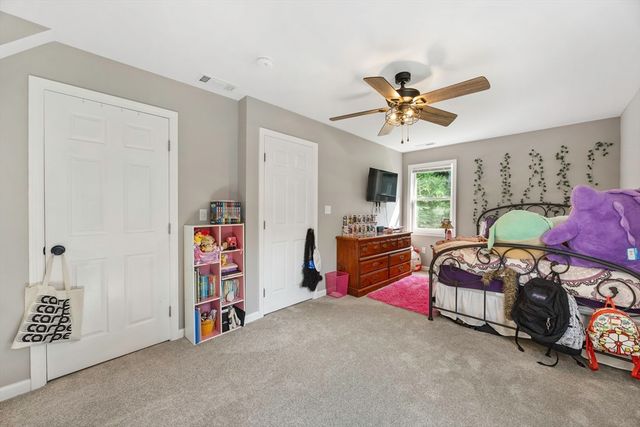 1 Lakeshore Dr, Monson, MA 01057