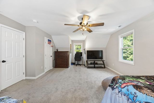 1 Lakeshore Dr, Monson, MA 01057