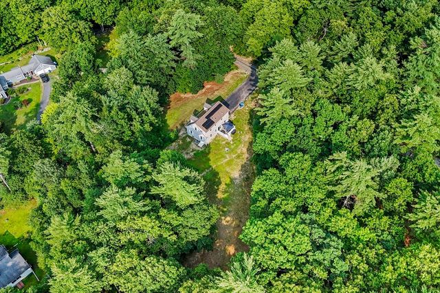 1 Lakeshore Dr, Monson, MA 01057