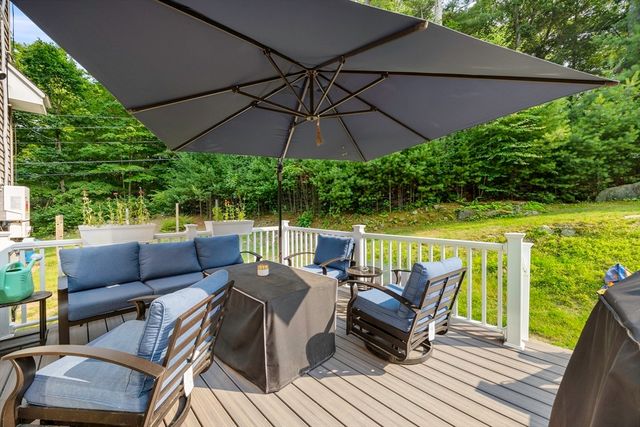 1 Lakeshore Dr, Monson, MA 01057