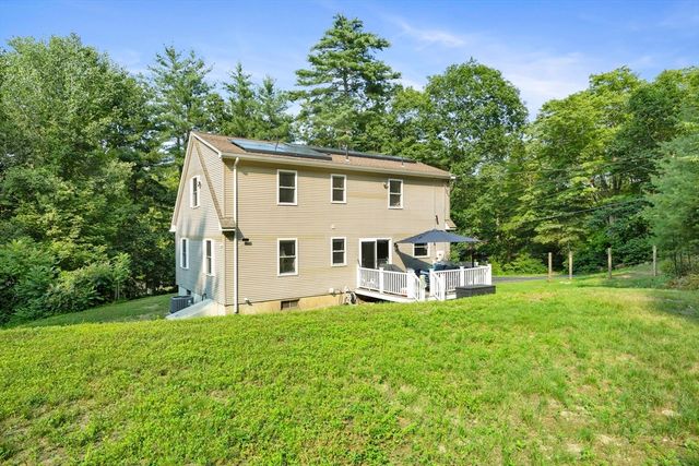 1 Lakeshore Dr, Monson, MA 01057