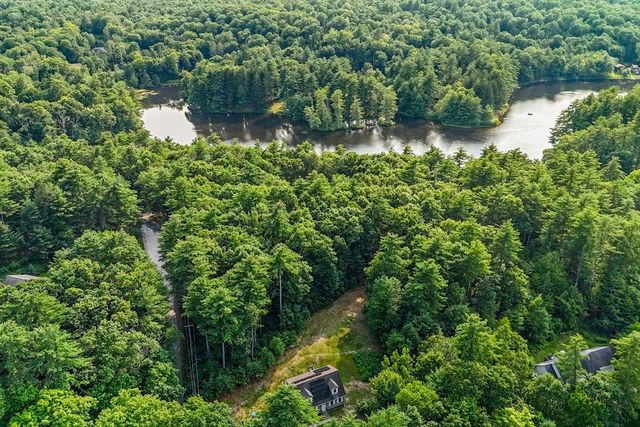 1 Lakeshore Dr, Monson, MA 01057