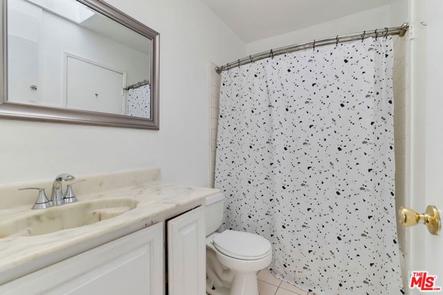 14401 Plummer Street 6, Panorama City (los Angeles), CA 91402