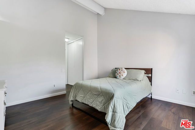 14401 Plummer Street 6, Panorama City (los Angeles), CA 91402