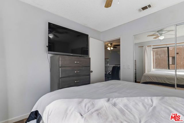 14401 Plummer Street 6, Panorama City (los Angeles), CA 91402