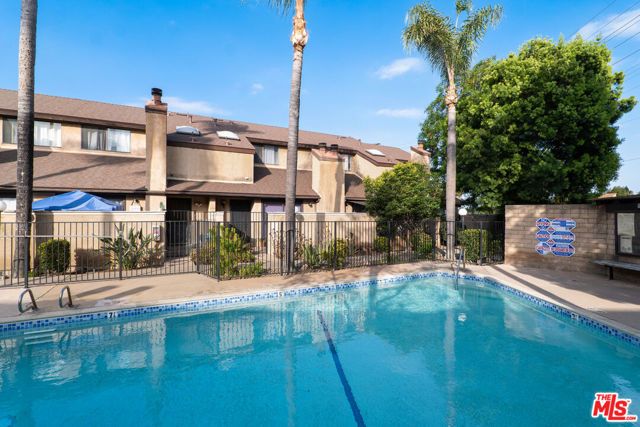 14401 Plummer Street 6, Panorama City (los Angeles), CA 91402