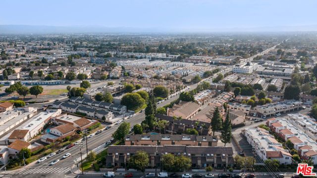 14401 Plummer Street 6, Panorama City (los Angeles), CA 91402