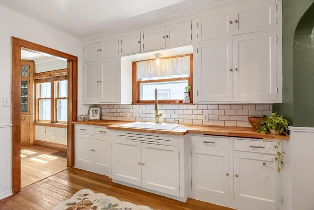 1545 Simpson Street, Saint Paul, MN 55108