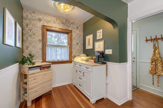 1545 Simpson Street, Saint Paul, MN 55108