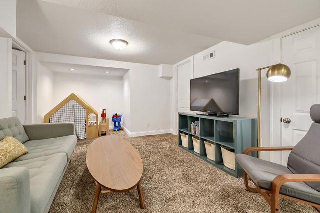 1545 Simpson Street, Saint Paul, MN 55108