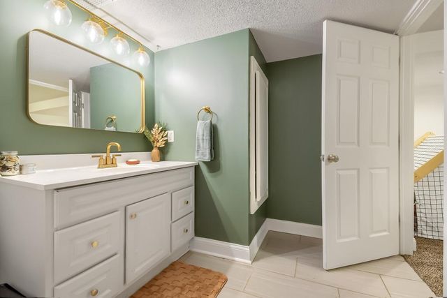 1545 Simpson Street, Saint Paul, MN 55108