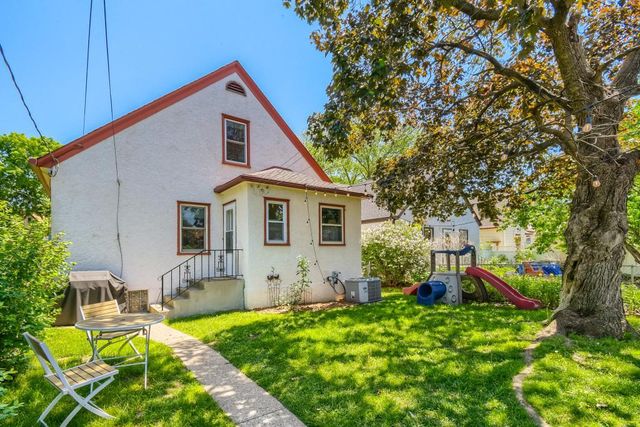 1545 Simpson Street, Saint Paul, MN 55108