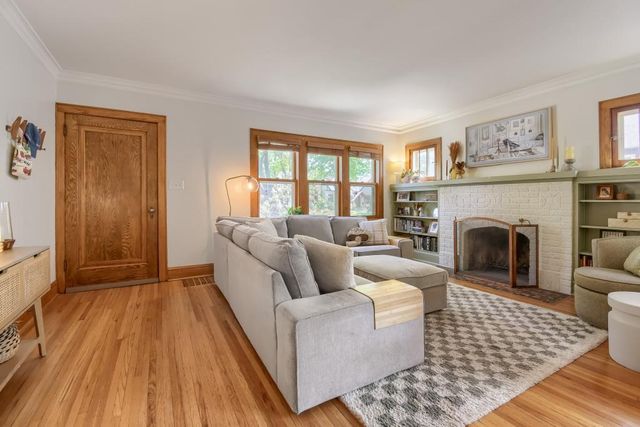 1545 Simpson Street, Saint Paul, MN 55108