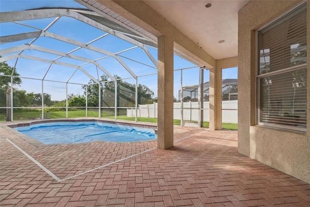 2425 BLUE STONE COURT, Valrico, FL 33594