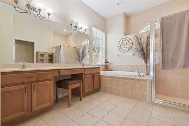 2425 BLUE STONE COURT, Valrico, FL 33594