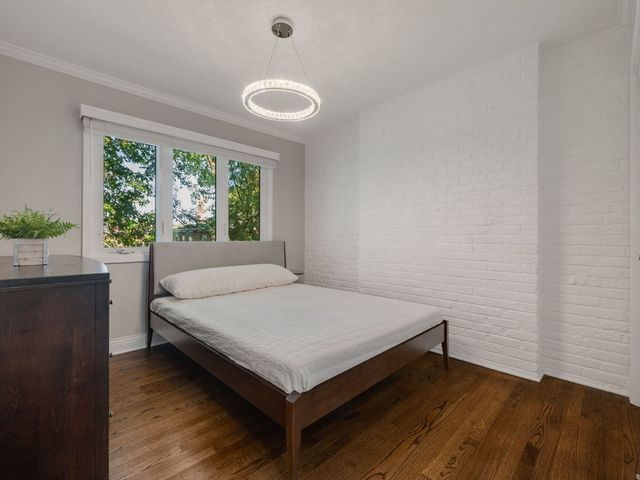 315 Hawthorn Avenue E, Glencoe, IL 60022