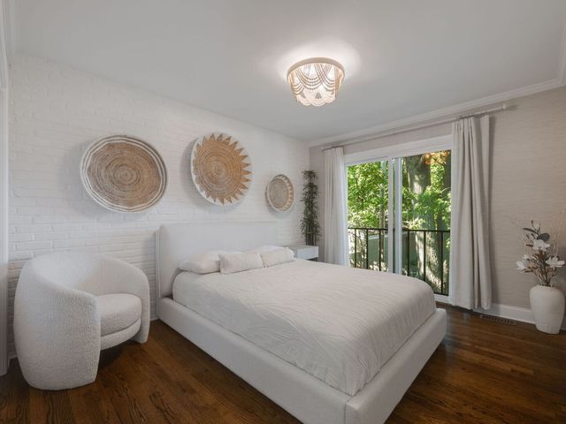 315 Hawthorn Avenue E, Glencoe, IL 60022