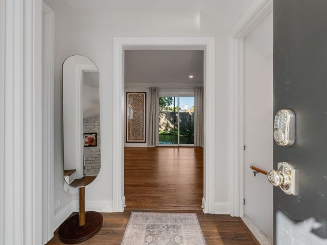 315 Hawthorn Avenue E, Glencoe, IL 60022