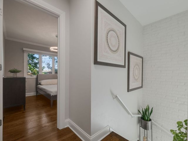 315 Hawthorn Avenue E, Glencoe, IL 60022